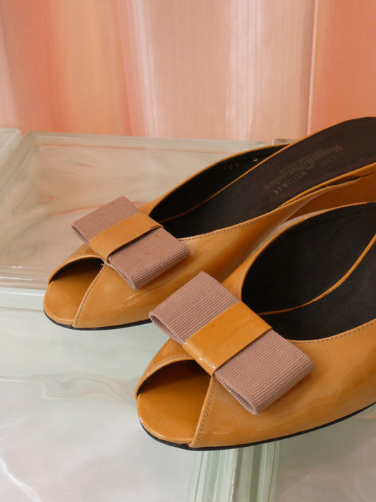 Stuart Weitzman for Russel & Bromley tan kitten heel mules with bow size 36