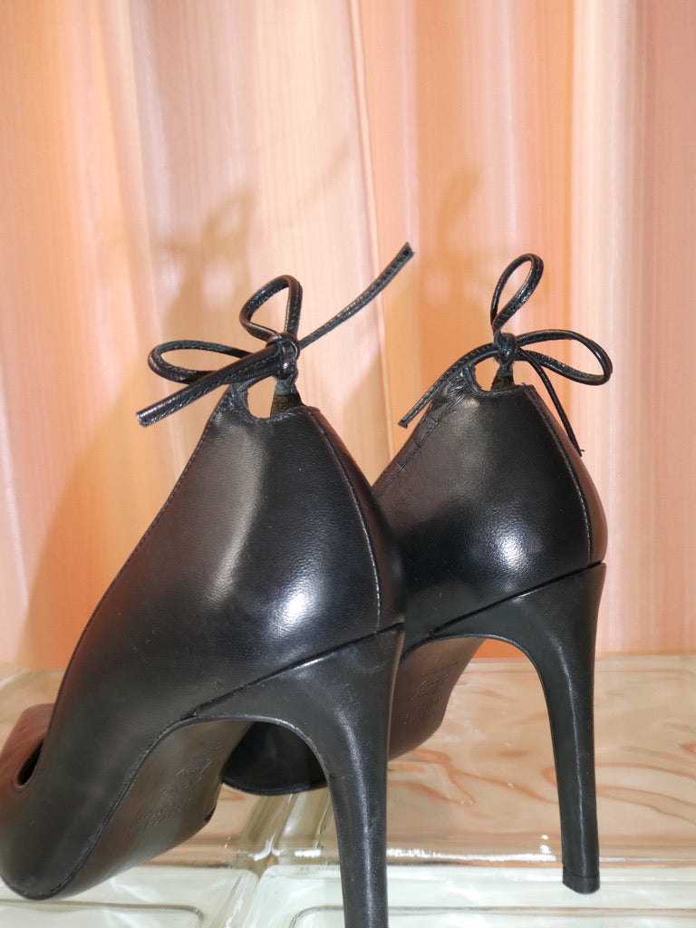 Stuart Weitzman black bow pumps size 36