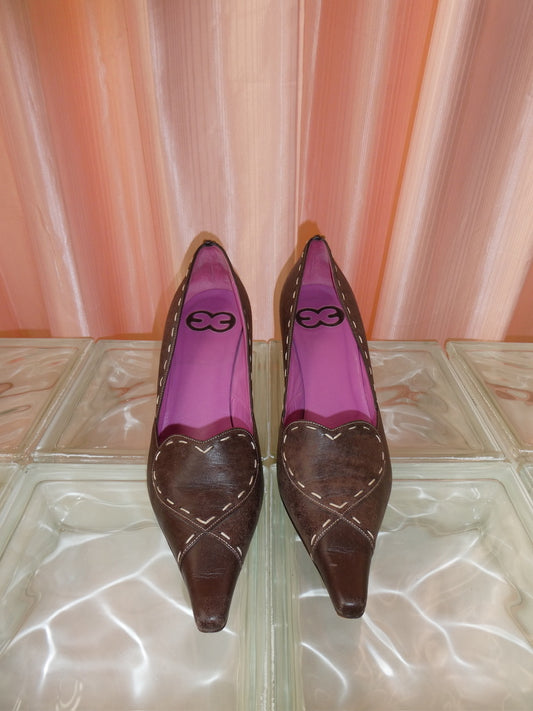 Vintage Escada Pumps with white heart stitching size 40