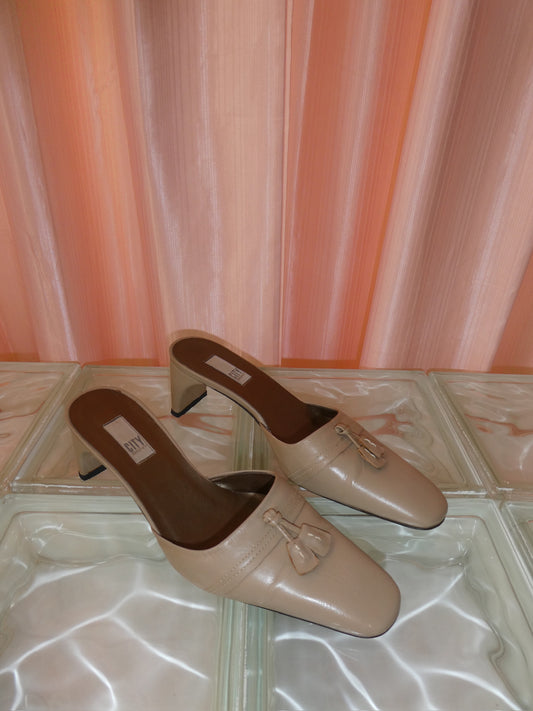 DKNY City beige mules with tassel size 39