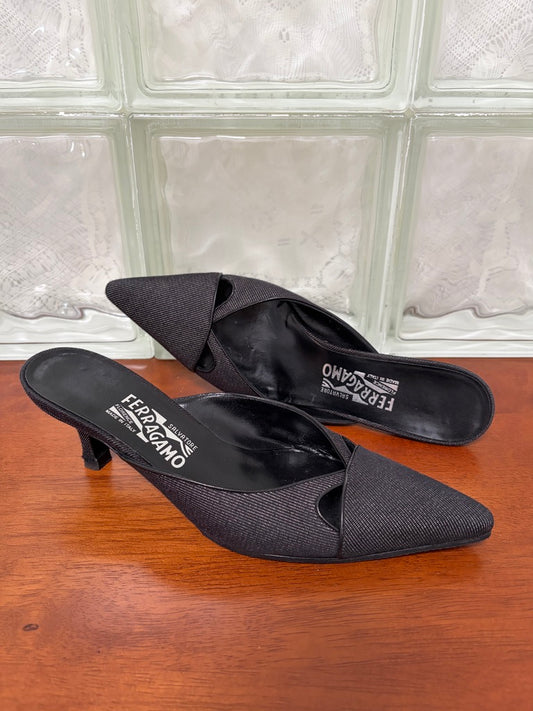 Vintage Salvatore Ferragamo denim pointed toe kittel heels