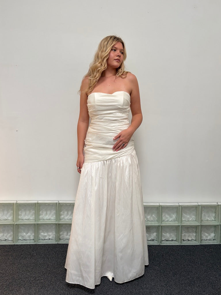 Vintage y2k strapless drop waist asymmetric wedding gown