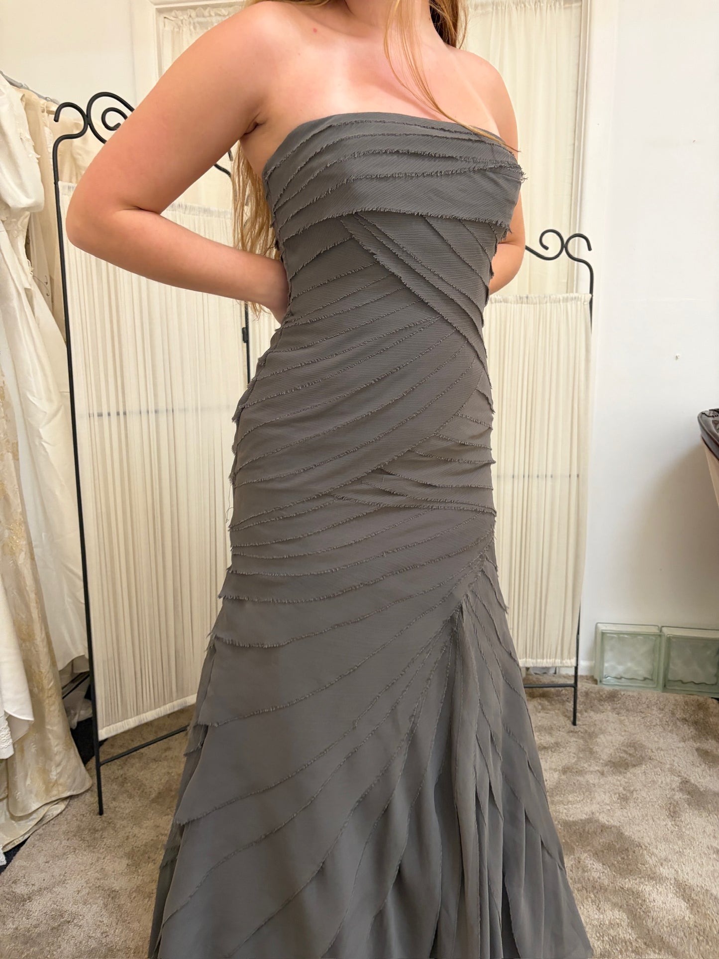 Vintage 2011 Vera Wang charcoal tiered strapless evening gown