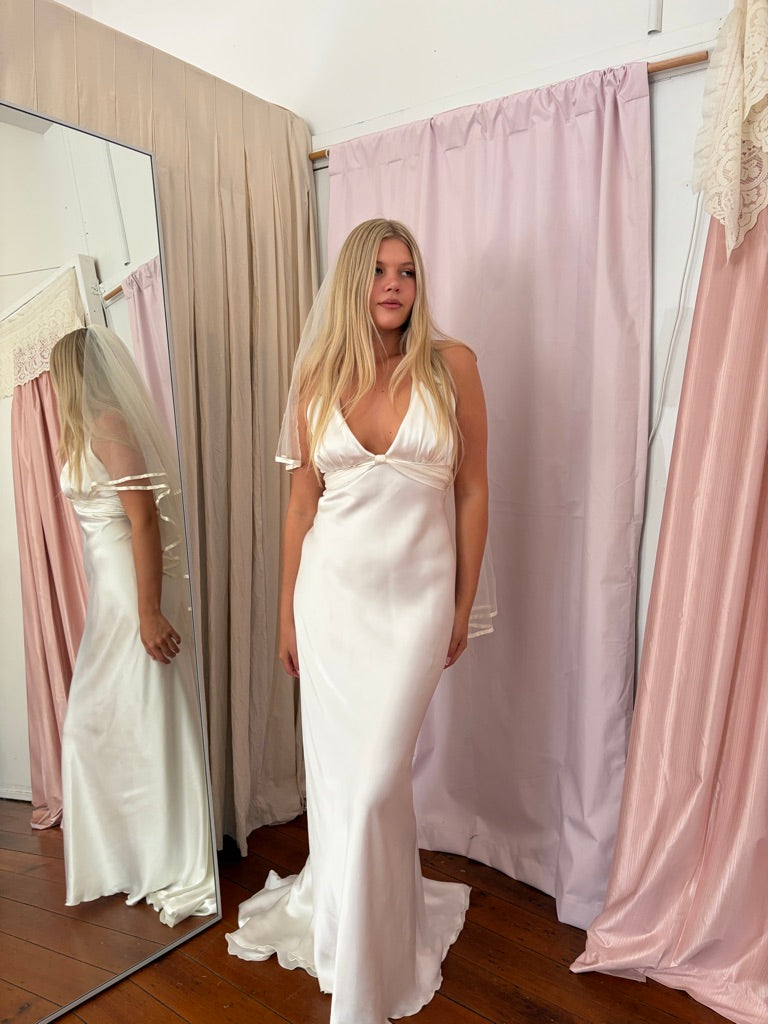 Vintage y2k ivory satin open back wedding dress with train