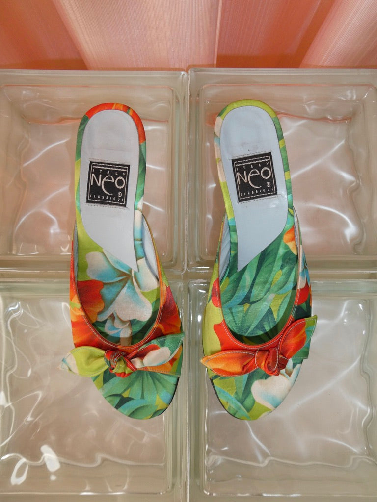 Neo Classique floral kitten heels with bow size 37.5