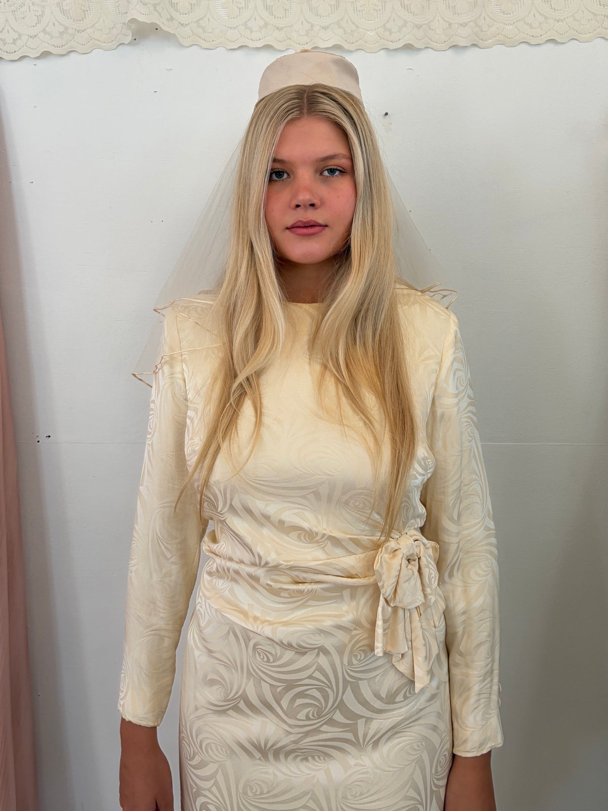 Vintage 90s cream long sleeve pure silk bridal mini dress with bow