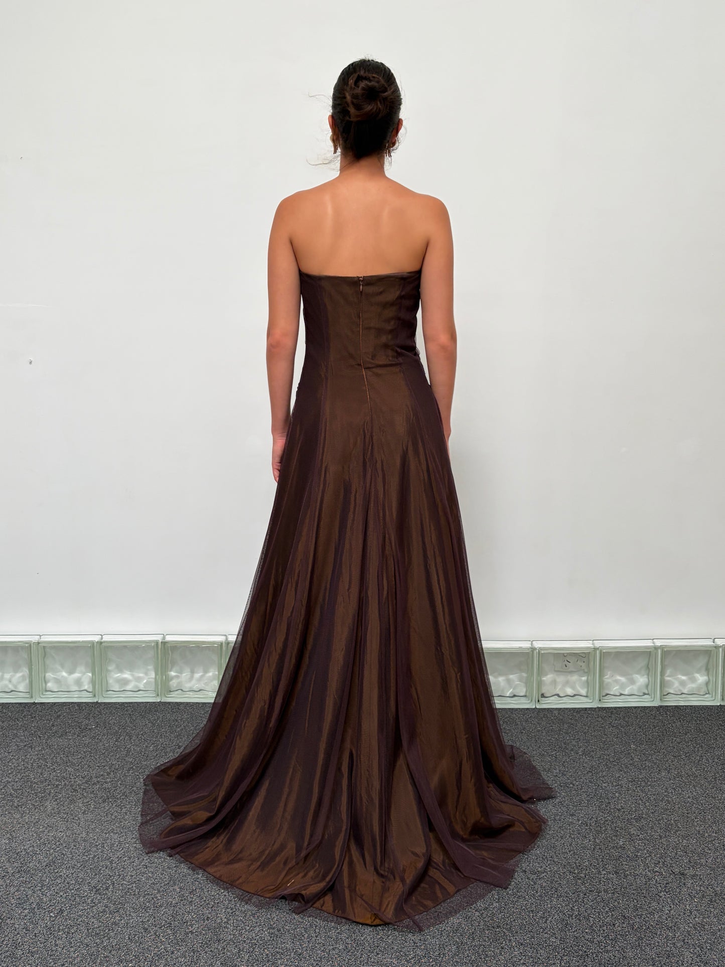 Vintage y2k Vera Wang chocolate brown strapless gathered tulle gown