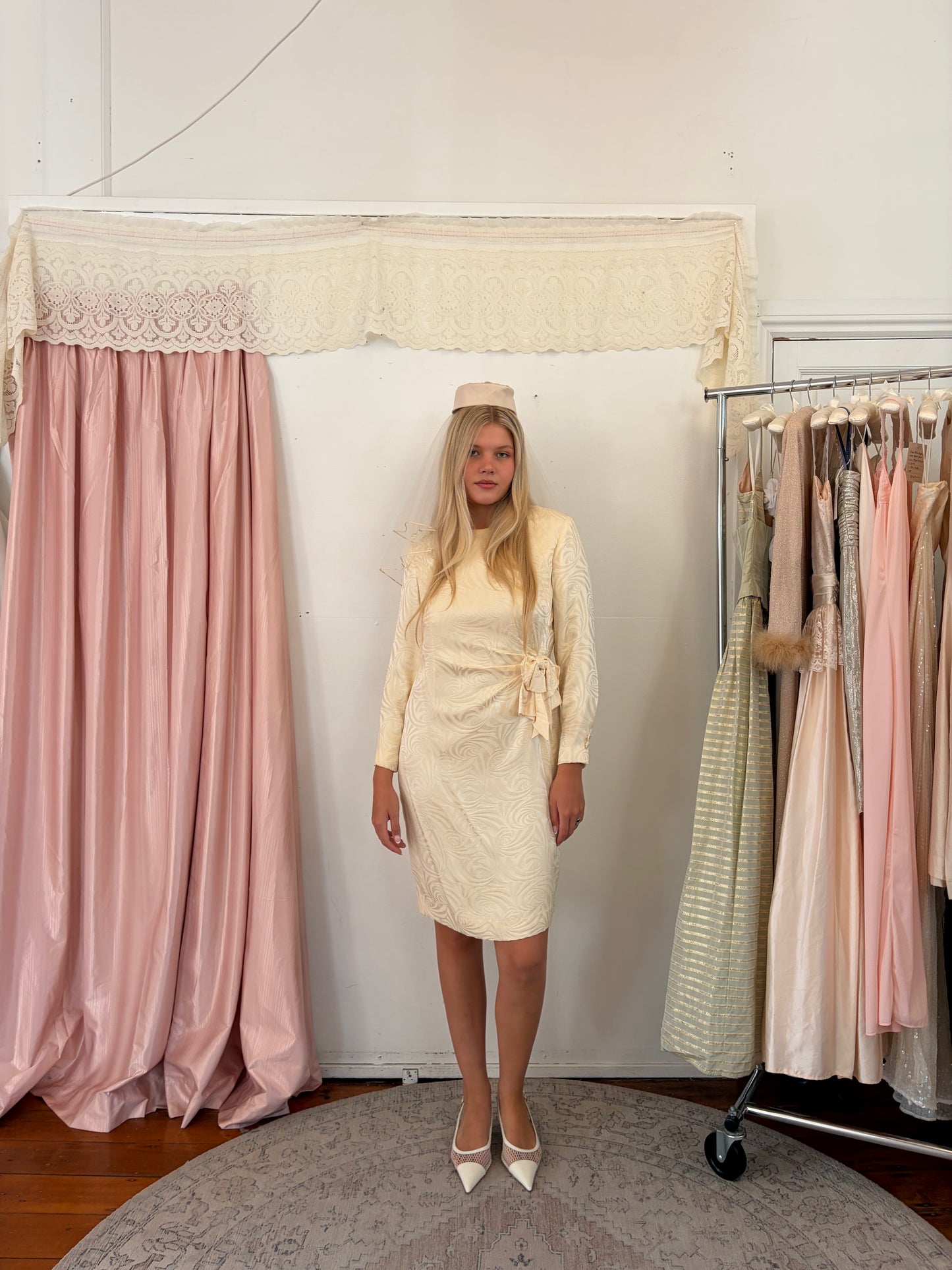 Vintage 90s cream long sleeve pure silk bridal mini dress with bow