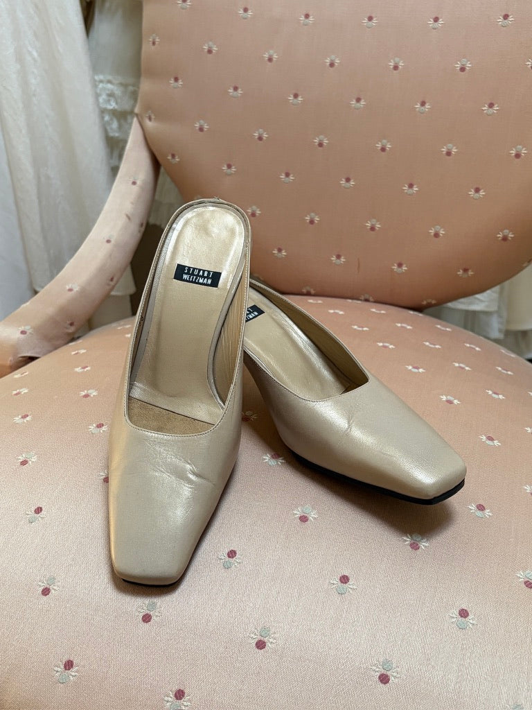Vintage 90s Stuart Weitzman champgne square toe kitten heels