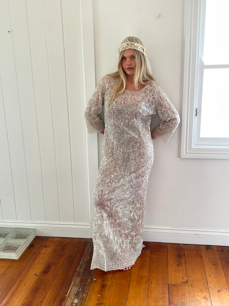 Antique 20s Juliet Cap veil with satin flowers lace trim