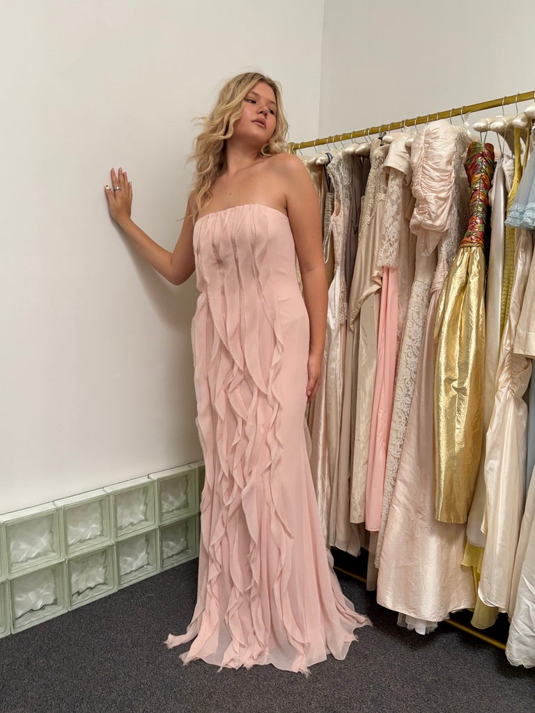 Vintage y2k Vera Wang pink cascading ruffle evening gown – Mondo Archive