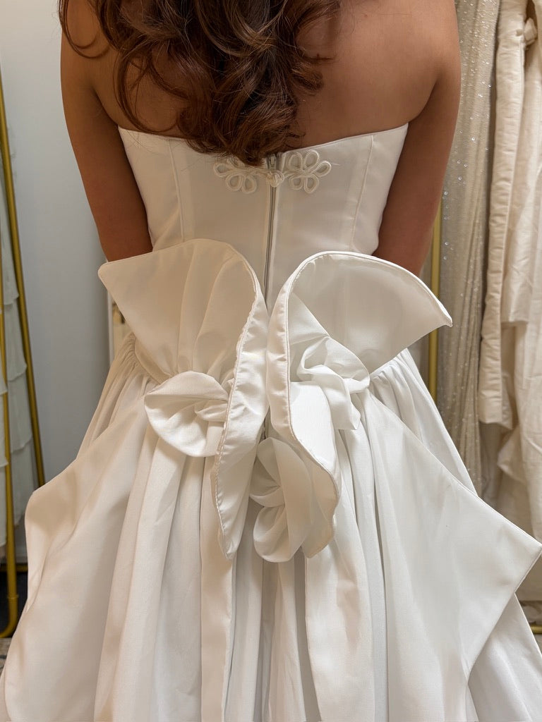 Vintage 90s taffeta basque waist halter wedding gown with train