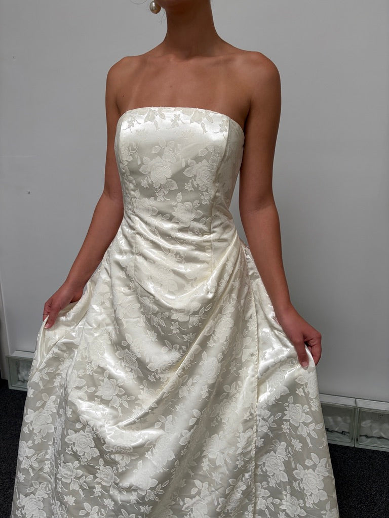 Vintage y2k cream satin strapless brocade wedding gown