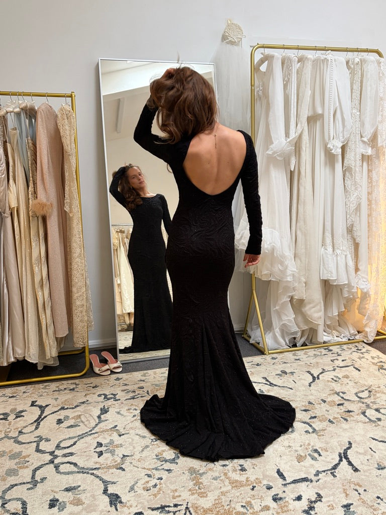 Vintage 90s black long sleeve backless evening gown with train