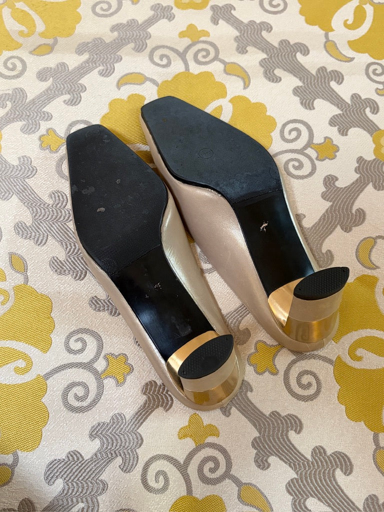 Vintage 90s Stuart Weitzman champgne square toe kitten heels