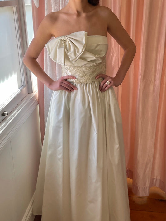 Vintage 80s AJ BARI strapless wedding gown with bow