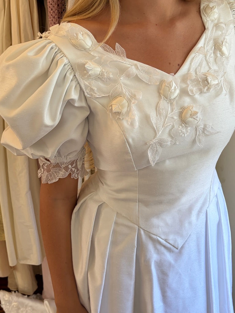 Vintage 90s ivory basque waist puff sleeve wedding gown 3D floral appliqué