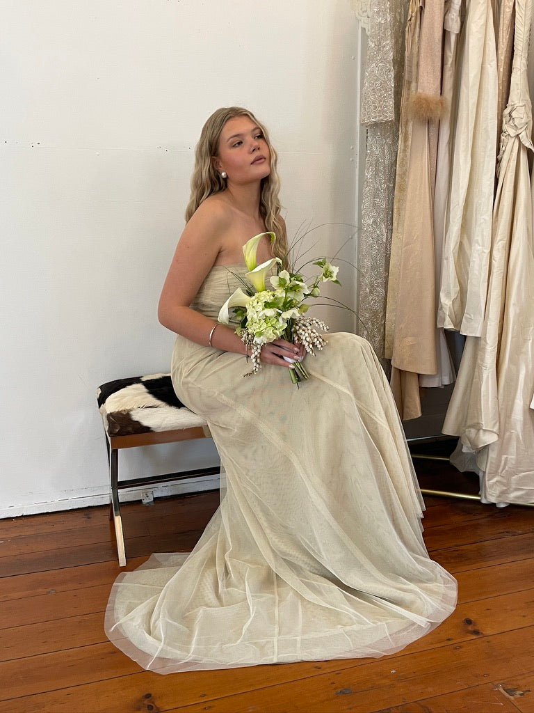 Vintage Y2K Vera Wang strapless mesh gown sand