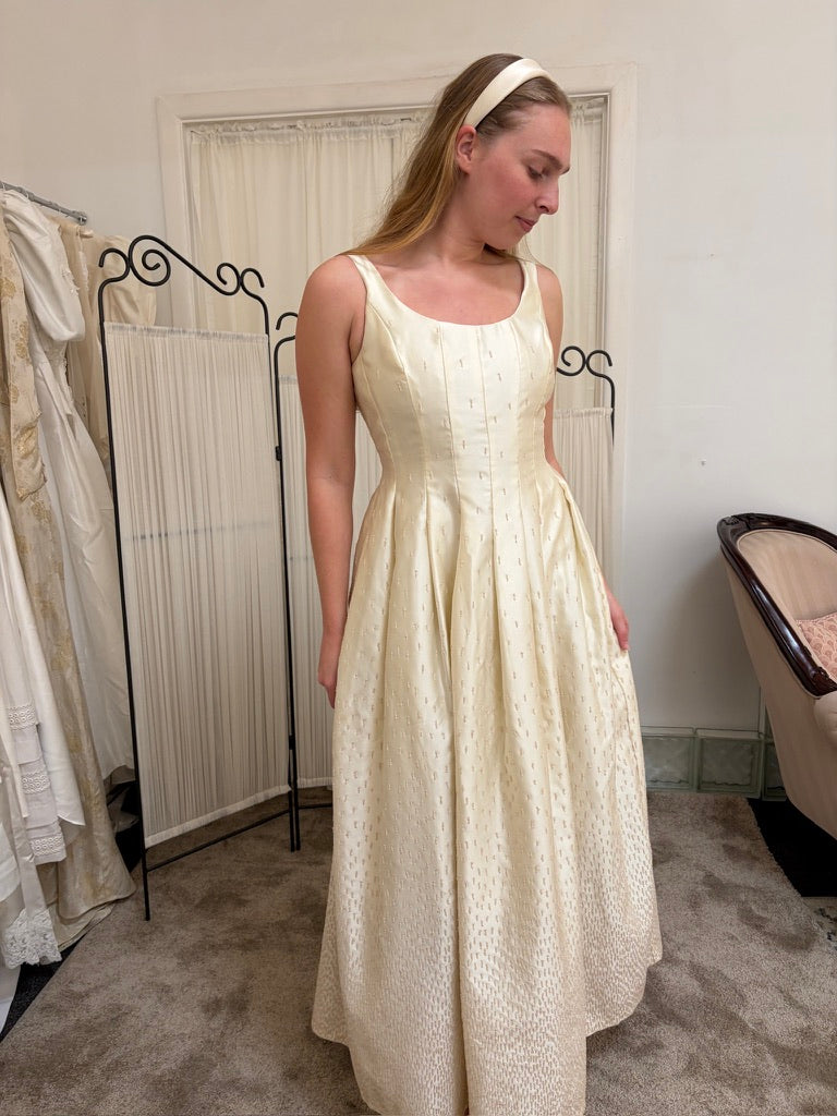 Vintage 90s Alexia Admor cream stain beaded wedding dress