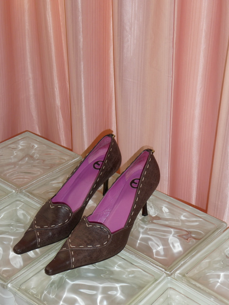 Vintage Escada Pumps with white heart stitching size 40
