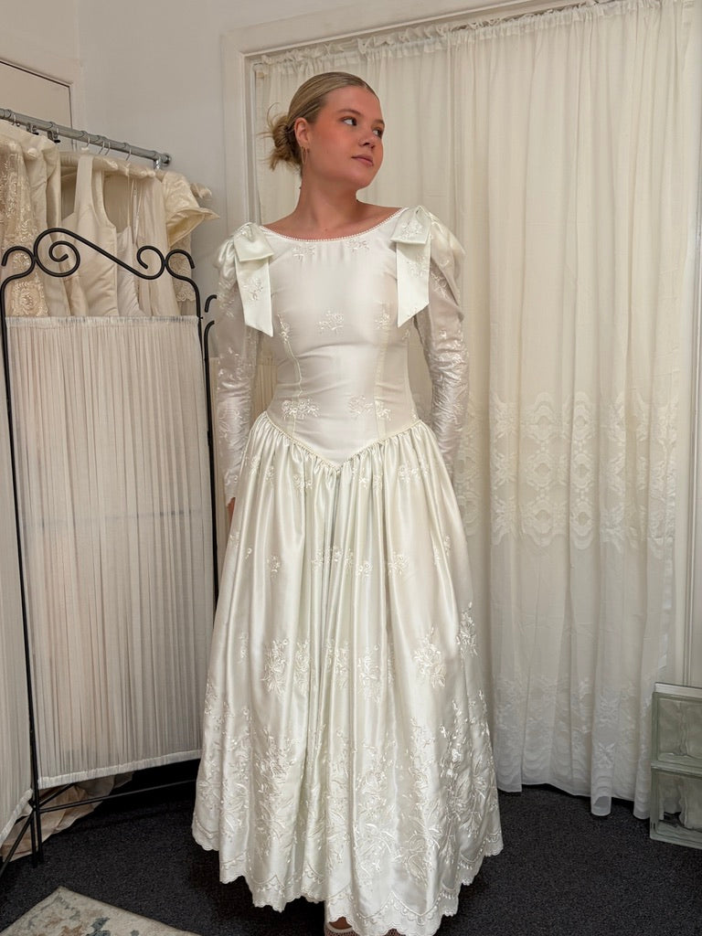 Vintage 80s satin basque waist long sleeve wedding gown with bows