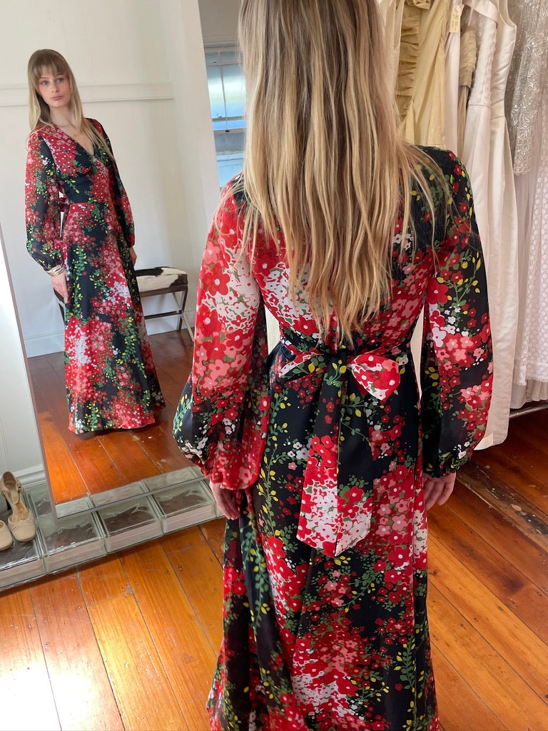 Vintage 70s floral long sleeve maxi dress
