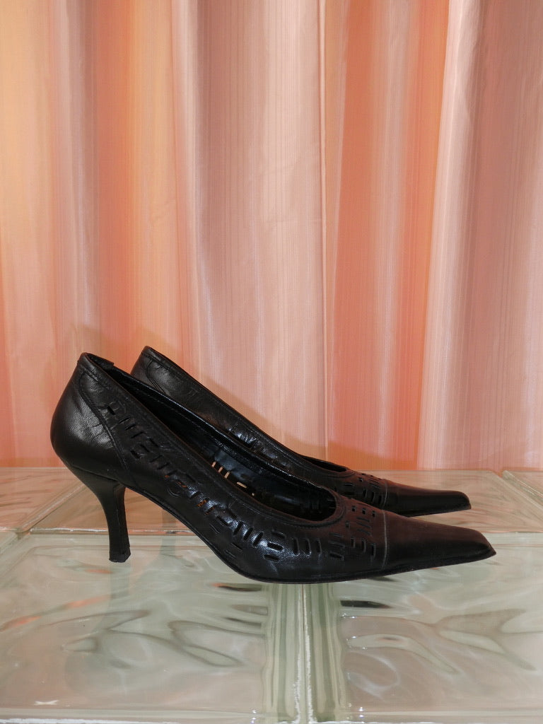 Black leather laser cut pointed to kitten heels size 36