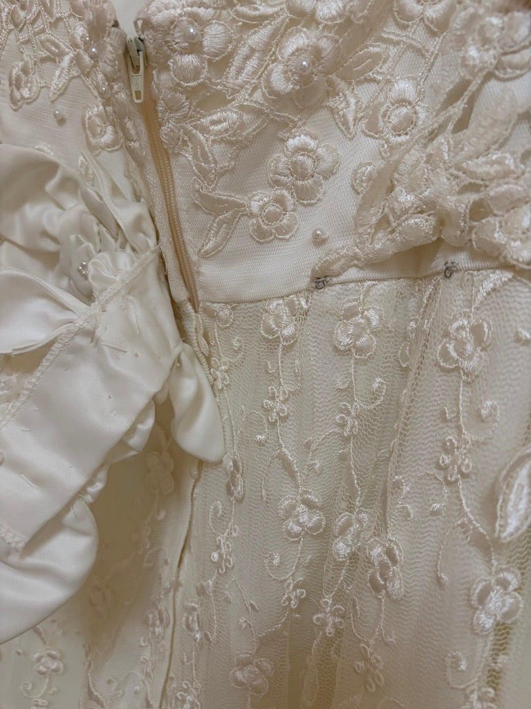 Vintage 00s ivory lacy column wedding dress with detachable train