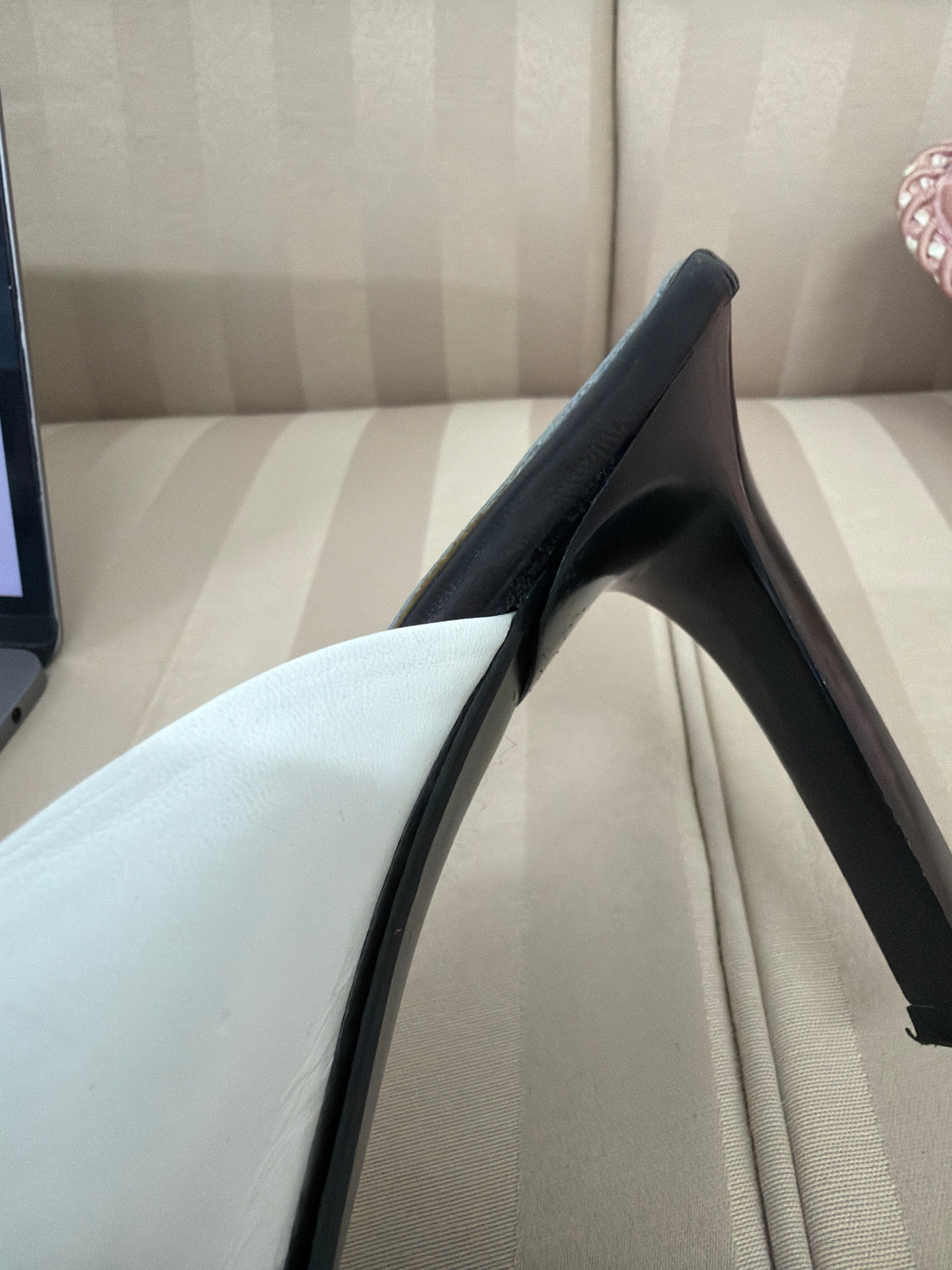 Vintage 90s NMP two tone pointed toe mule heels