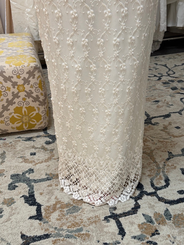 Vintage 00s ivory lacy column wedding dress with detachable train