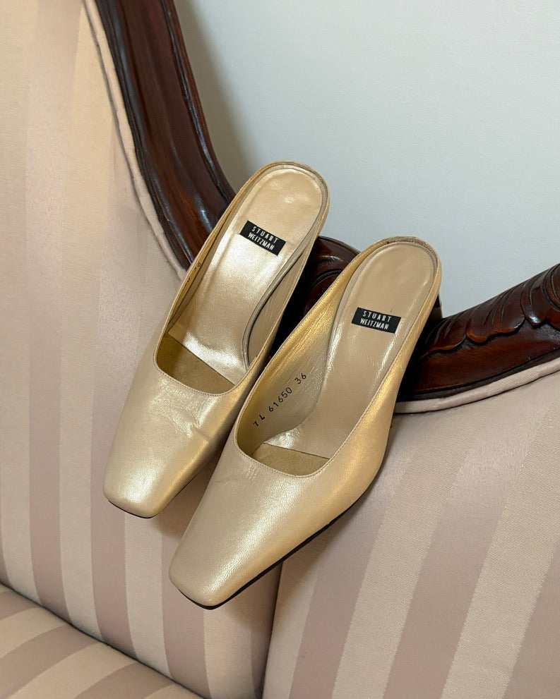 Vintage 90s Stuart Weitzman champgne square toe kitten heels