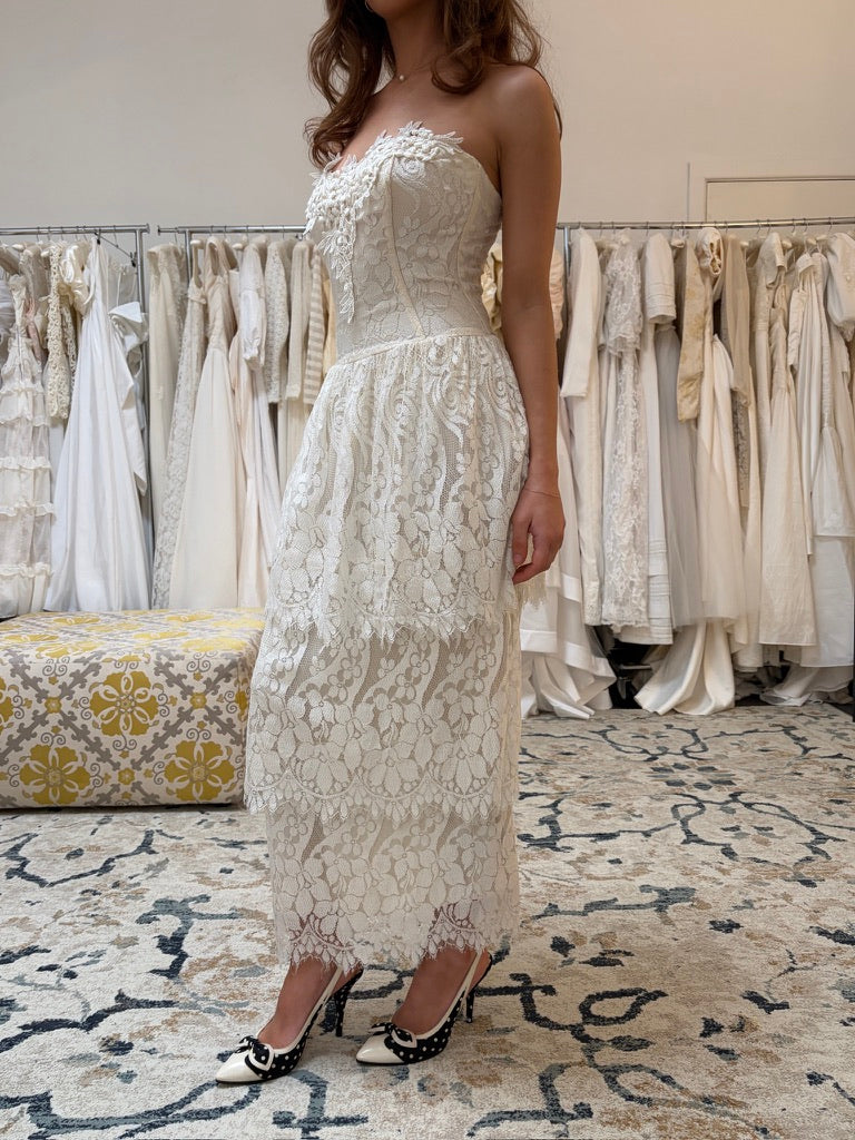 Vintage 80s strapless tiered lace column wedding dress
