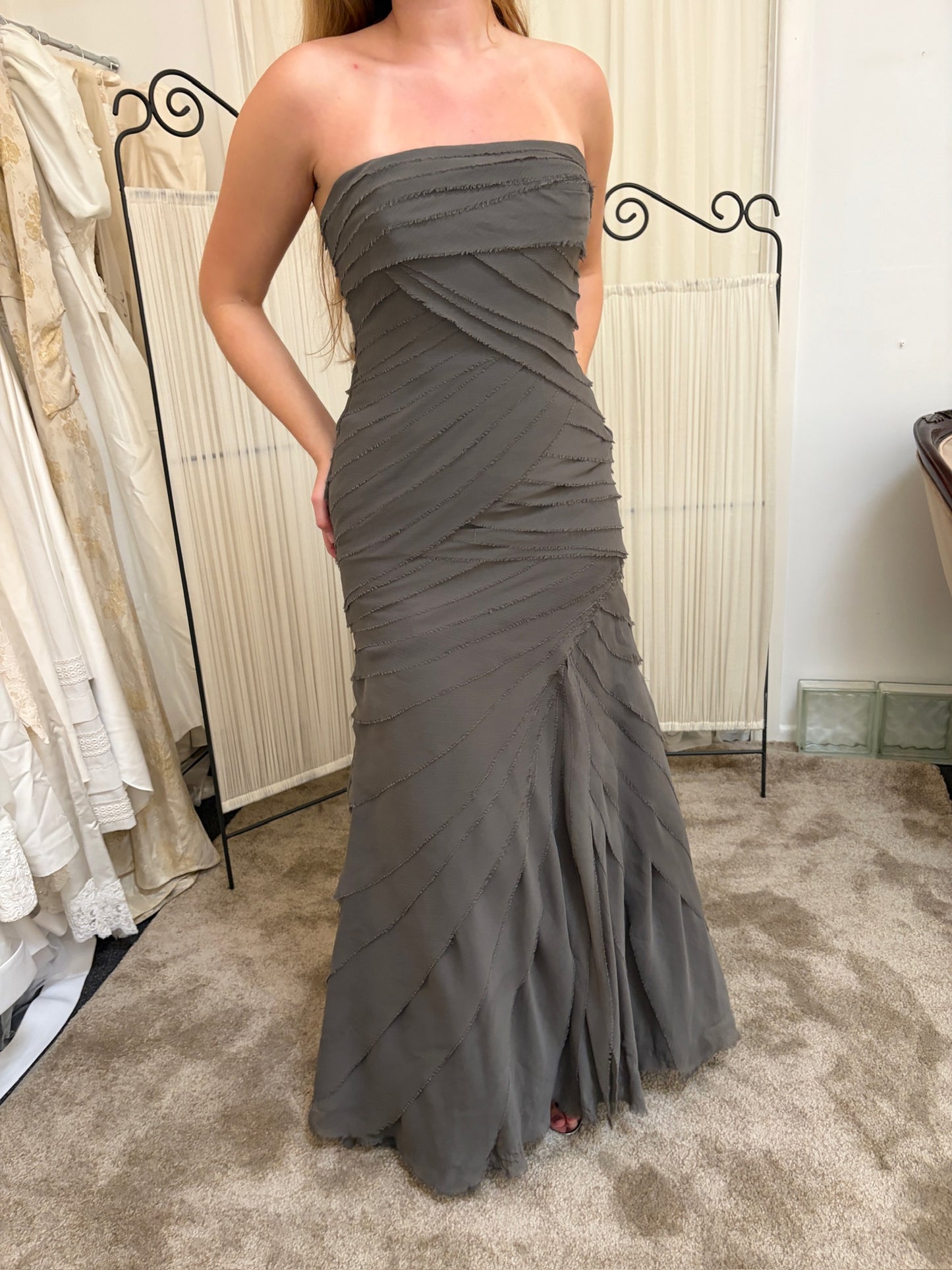 Vintage 2011 Vera Wang charcoal tiered strapless evening gown