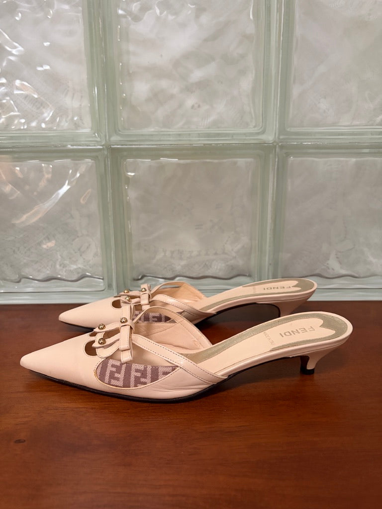 Vintage Fendi cream pointed toe monogrammed kitten heels with bow
