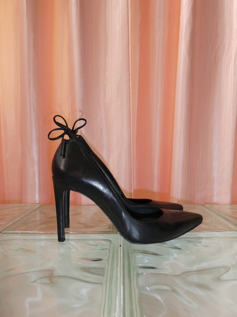 Stuart Weitzman black bow pumps size 36
