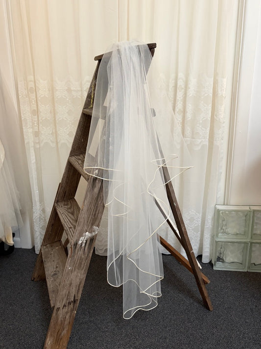 Vintage 90s ivory fingertip veil with thin satin nylon trim