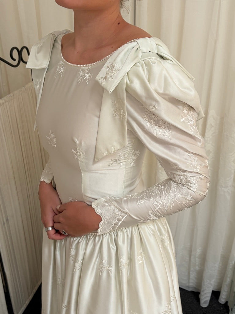 Vintage 80s satin basque waist long sleeve wedding gown with bows