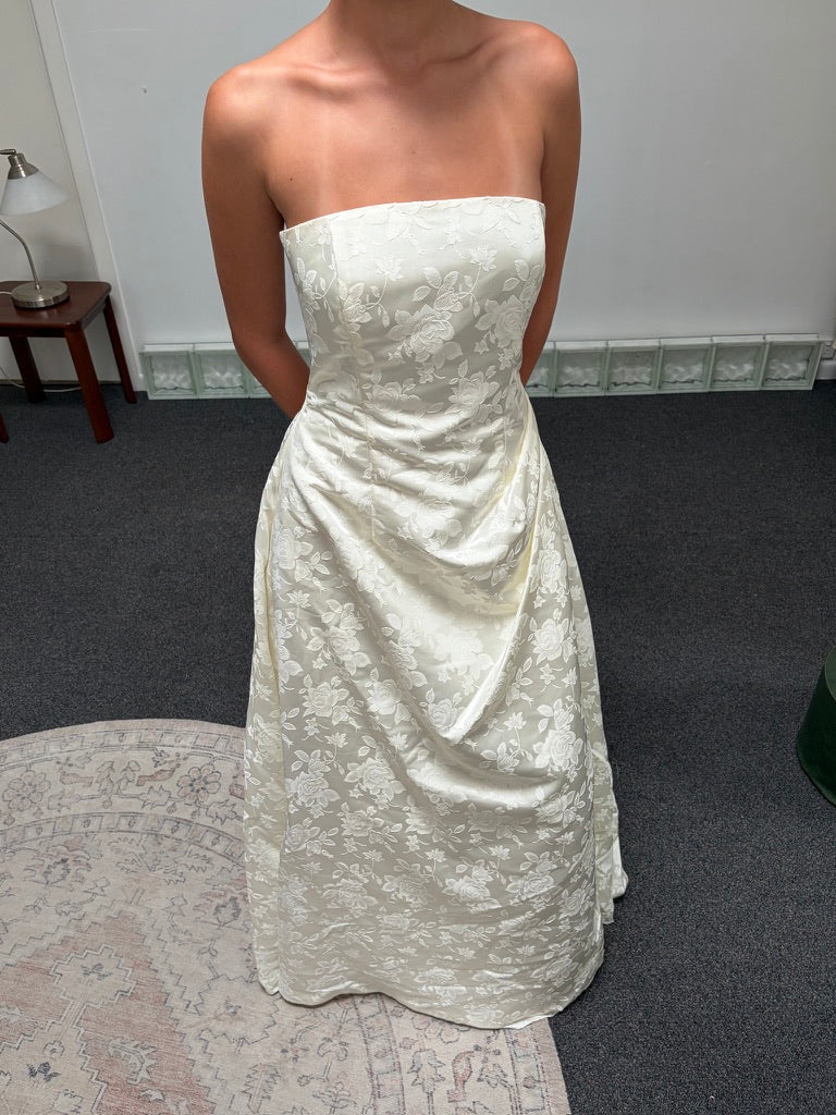 Vintage y2k cream satin strapless brocade wedding gown