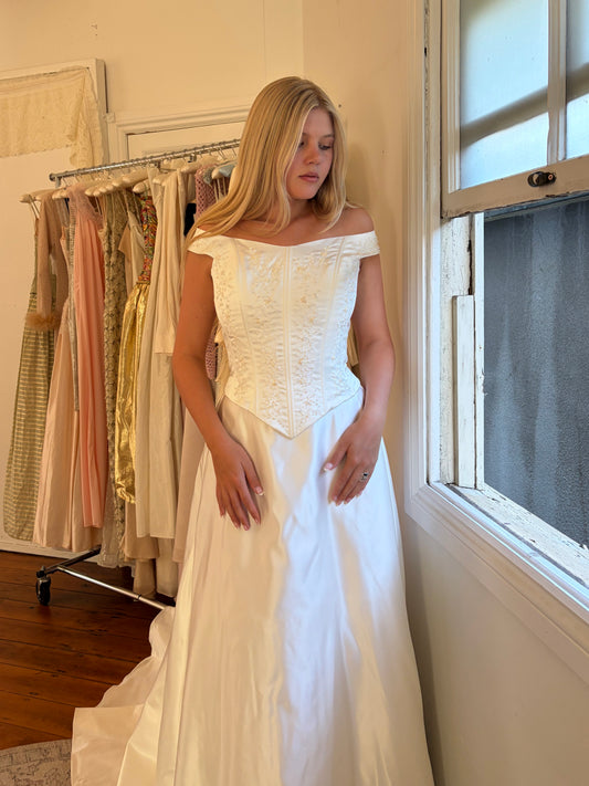 Vintage Y2K Ivory basque waist bridal corset and skirt set