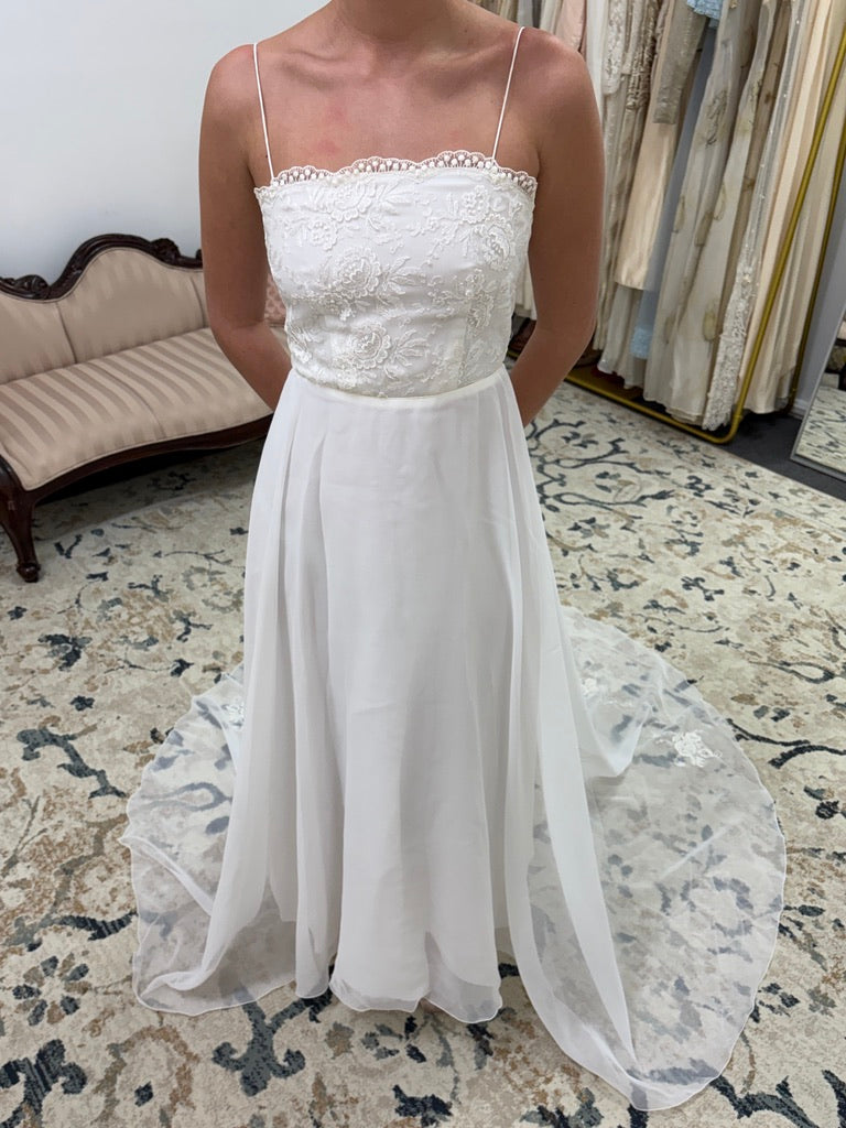 Vintage 70s ivory wedding dress with long sleeve bolero and train