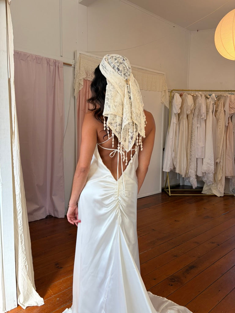 Vintage y2k ivory satin wedding dress with train
