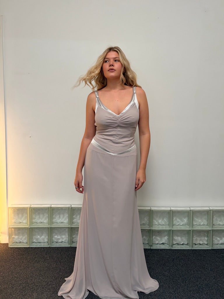 Vintage y2k Vera Wang lavender grey slip gown own with satin trim