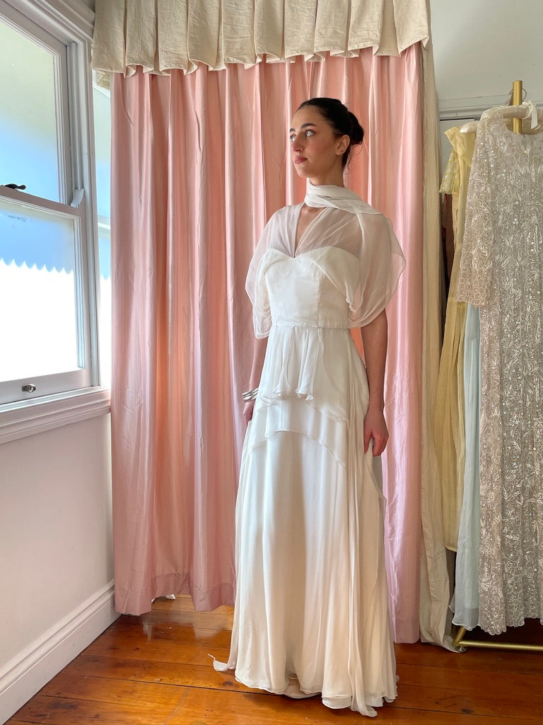 Vintage 90s tiered silk georgette waterfall wedding gown – Mondo Archive Vintage 90s tiered silk georgette waterfall wedding gown – Mondo Archive