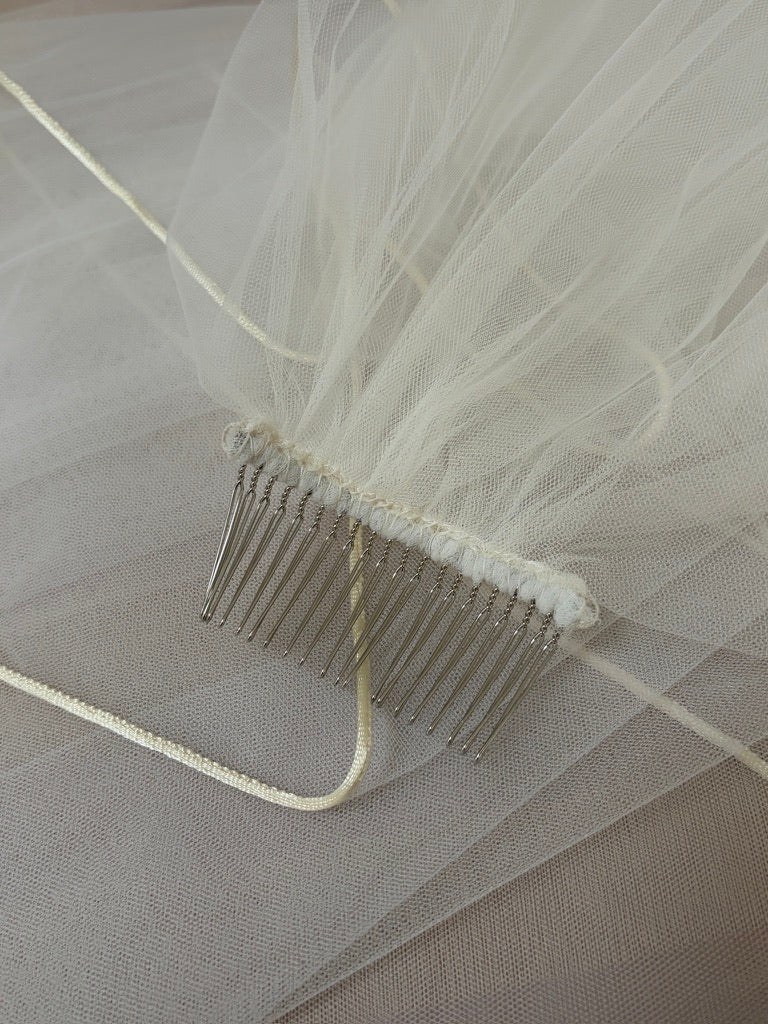 Vintage 90s ivory fingertip veil with thin satin nylon trim