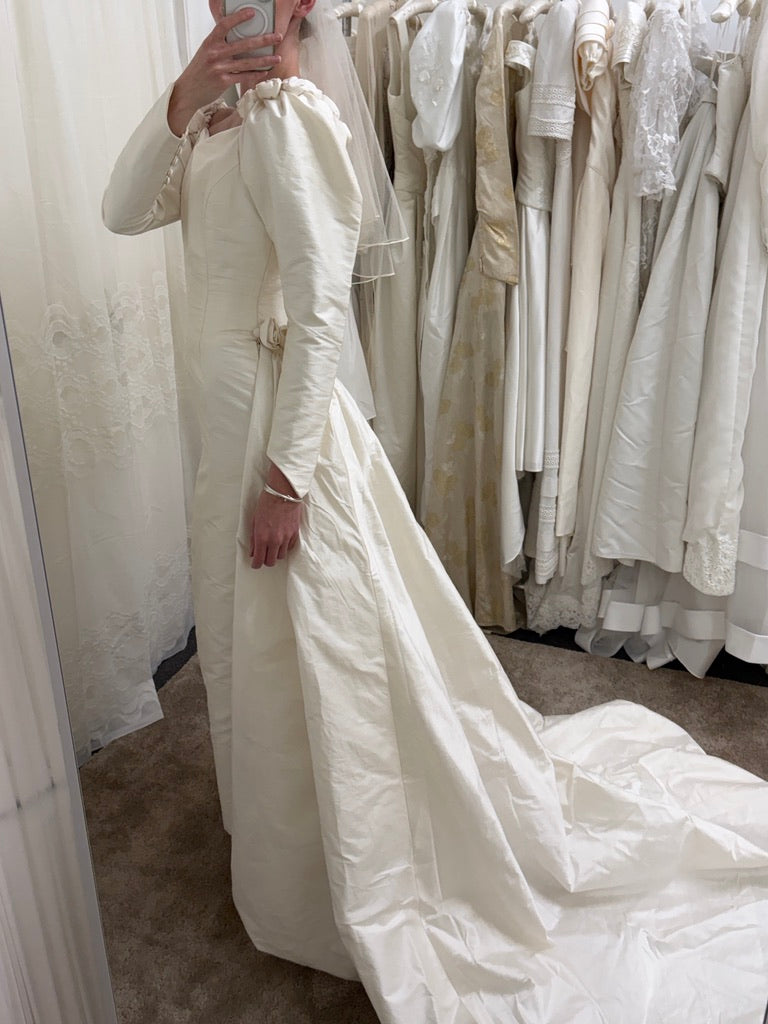 Vintage 90s silk dupion long sleeve rosette wedding gown with detachable train