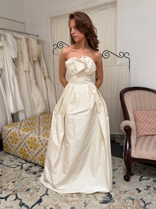 Vintage 00s cream taffeta strapless wedding dress with waist tie