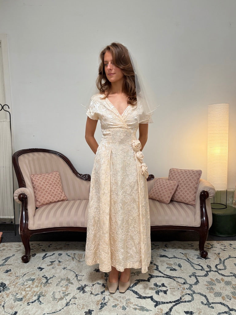 a line dress 50s Vintage corded jacquard satin a-line with rosettes Made for women who Mystery Sale Size:1 UK / 2 US / EU 33 TOP 10 BEST Formal