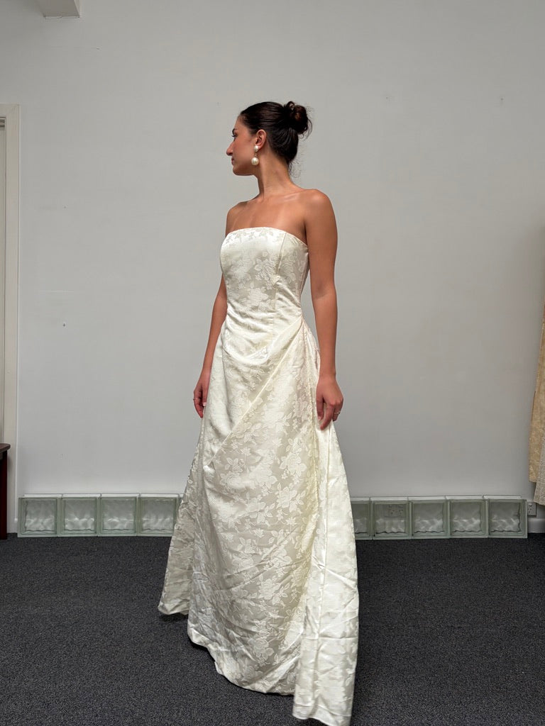 Vintage y2k cream satin strapless brocade wedding gown