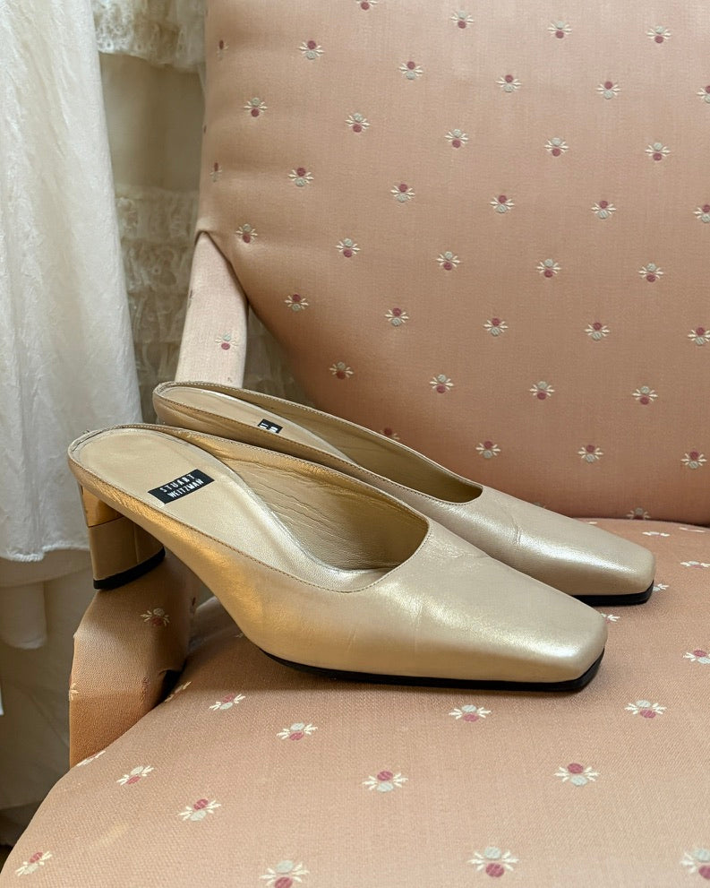 Vintage 90s Stuart Weitzman champgne square toe kitten heels