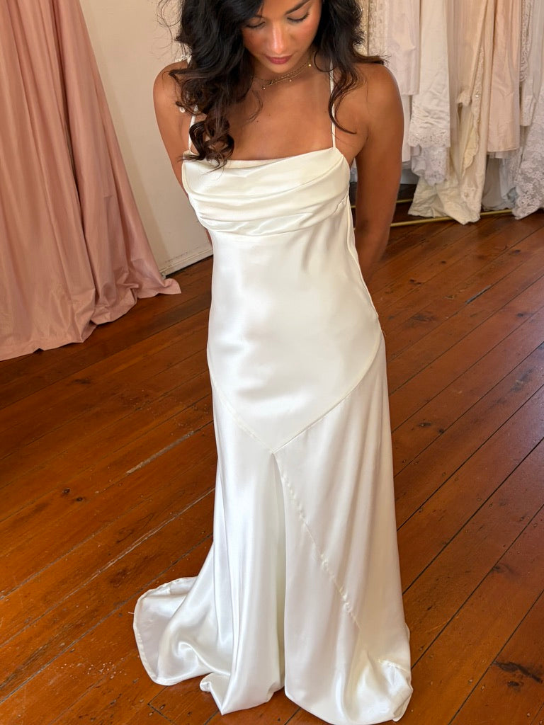 Vintage y2k ivory satin wedding dress with train